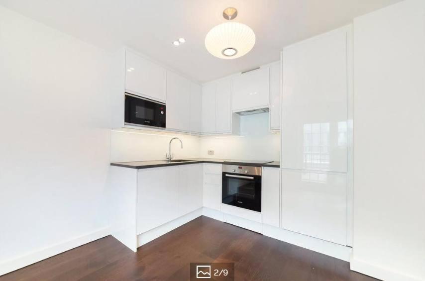 2br Penthouse With Balcony Apartment London