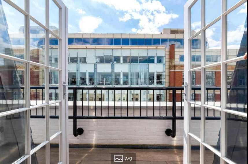 2br Penthouse With Balcony Londra
