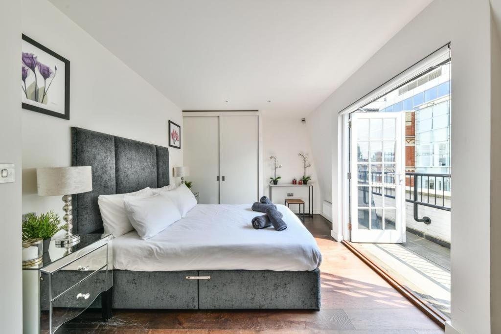 2br Penthouse With Balcony Appartamento Londra